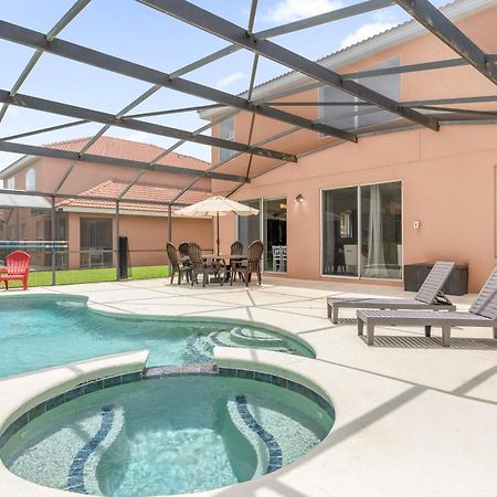 Large Spacious Home W Private Pool & Hot Tub ดาเวนพอร์ต ภายนอก รูปภาพ