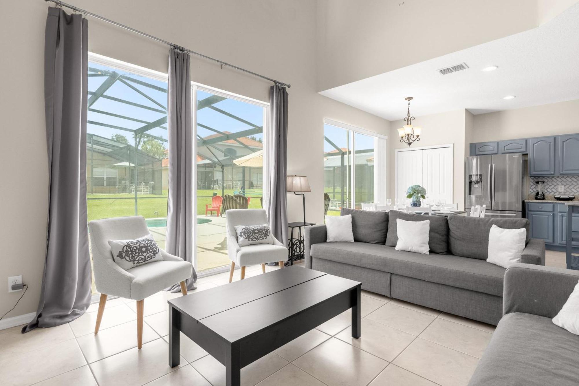 Large Spacious Home W Private Pool & Hot Tub ดาเวนพอร์ต ภายนอก รูปภาพ