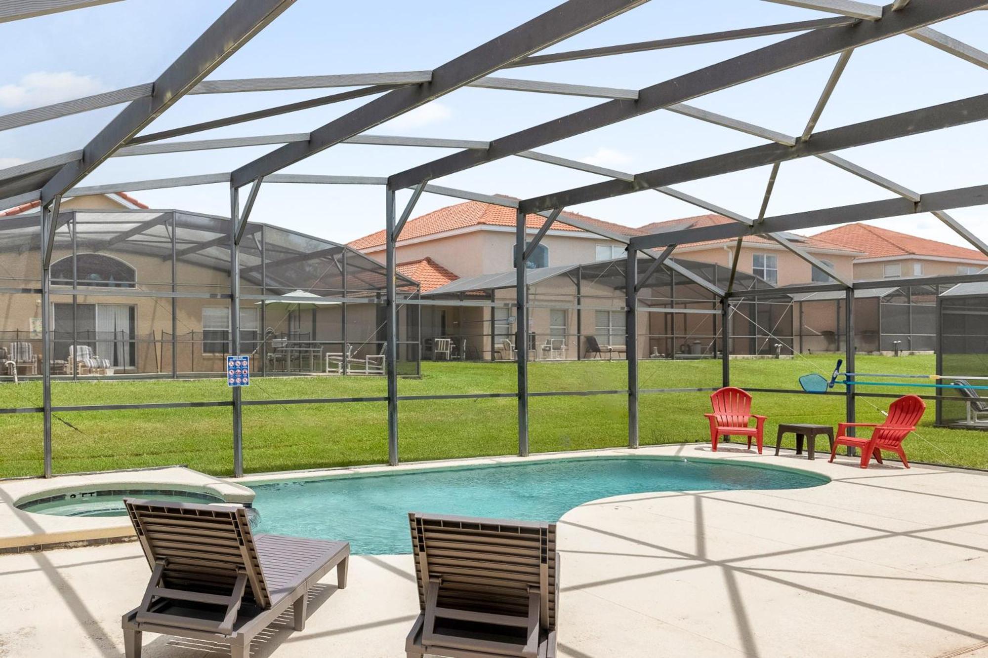 Large Spacious Home W Private Pool & Hot Tub ดาเวนพอร์ต ภายนอก รูปภาพ